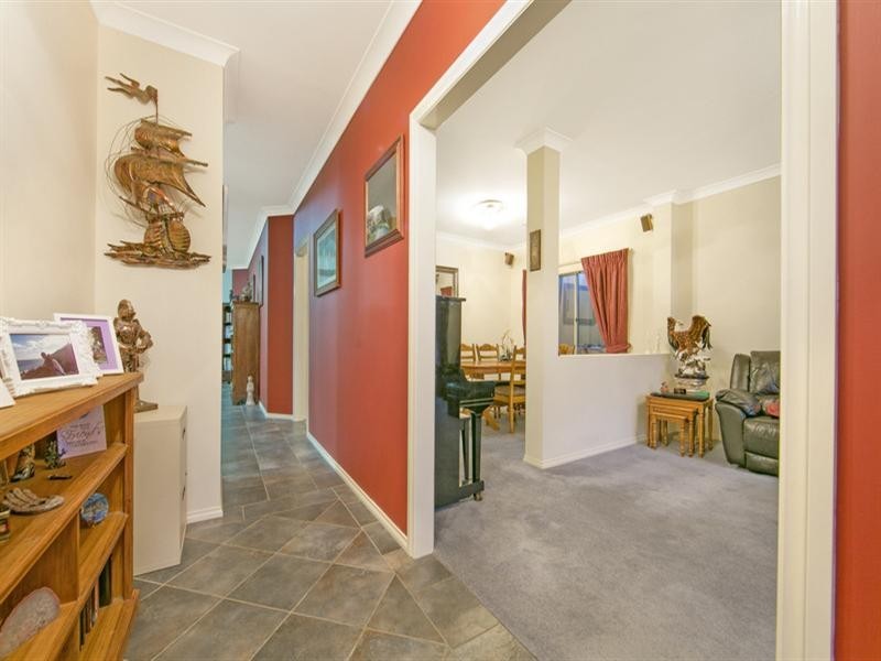 27 Harvey Avenue, Walkley Heights SA 5098