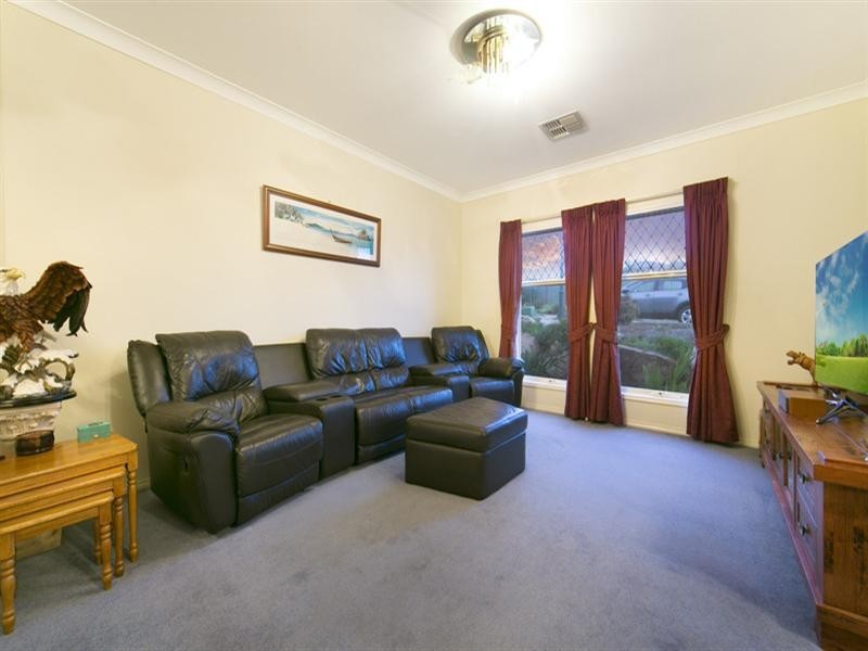 27 Harvey Avenue, Walkley Heights SA 5098