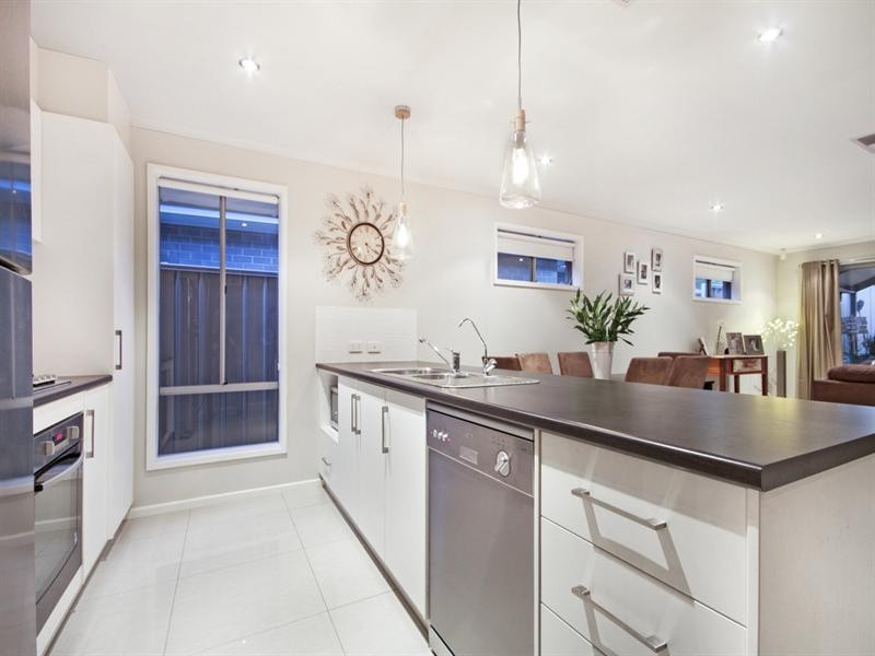 15A Clearview Crescent, Clearview SA 5085