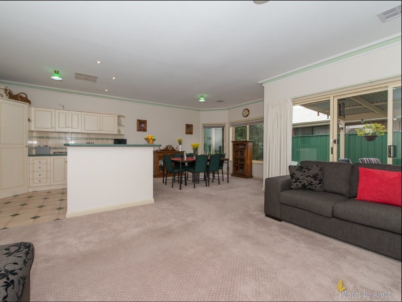 8 Claremont Avenue, Oakden SA 5086