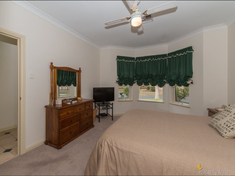 8 Claremont Avenue, Oakden SA 5086