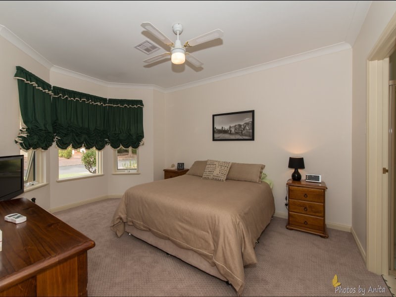 8 Claremont Avenue, Oakden SA 5086