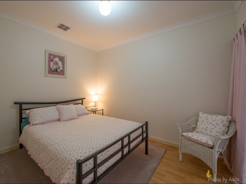 8 Claremont Avenue, Oakden SA 5086