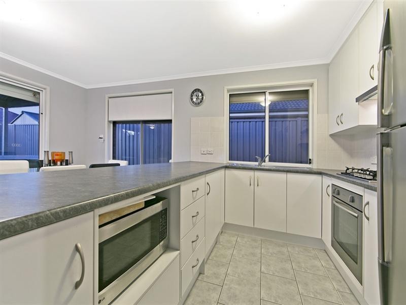 32 Kopoola Crescent, Gilles Plains SA 5086