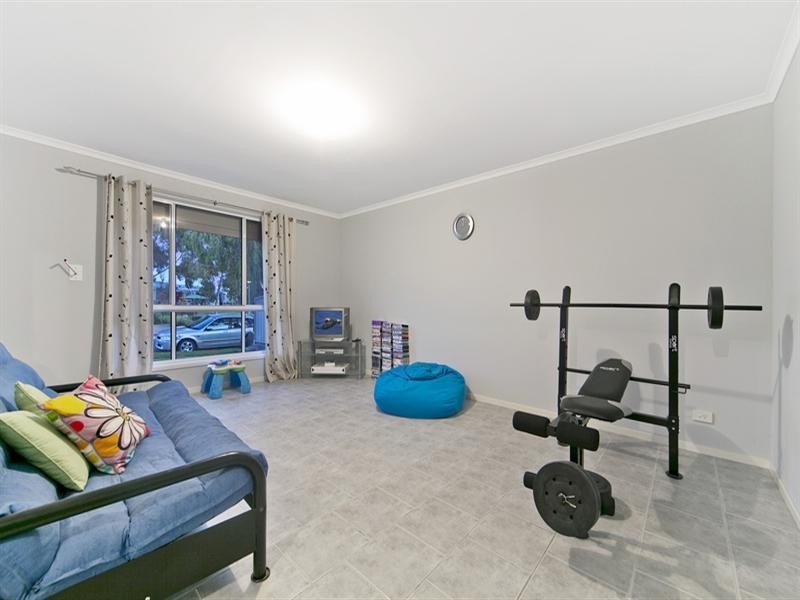 32 Kopoola Crescent, Gilles Plains SA 5086