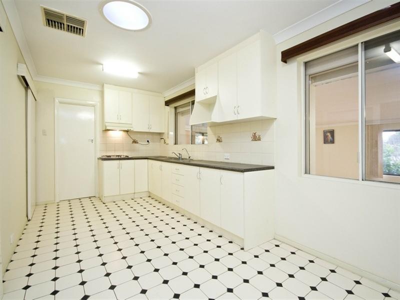 11 Padbury Road, Gilles Plains SA 5086