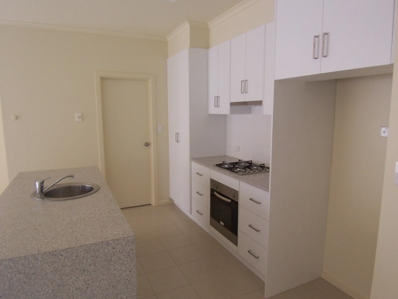 4 Cathedral Circuit, Mawson Lakes SA 5095