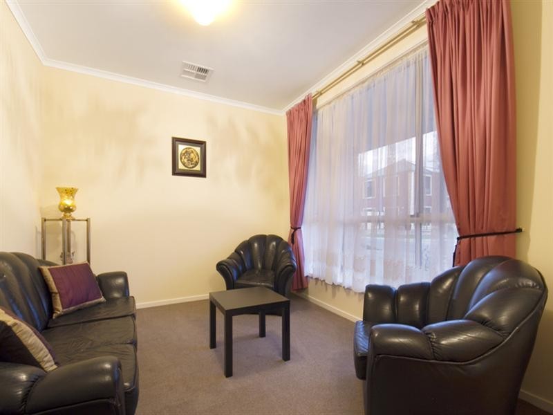 19 Windermere Crescent, Mawson Lakes SA 5095