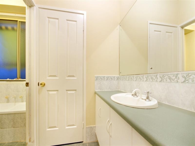 19 Windermere Crescent, Mawson Lakes SA 5095