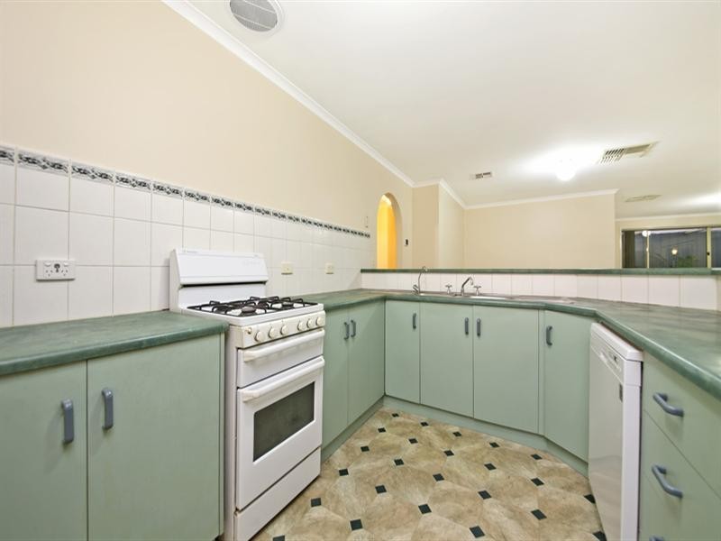 11 Lakeside Drive, Paralowie SA 5108