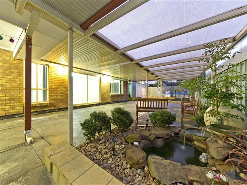 11 Lakeside Drive, Paralowie SA 5108