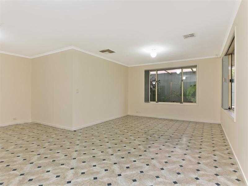 11 Lakeside Drive, Paralowie SA 5108