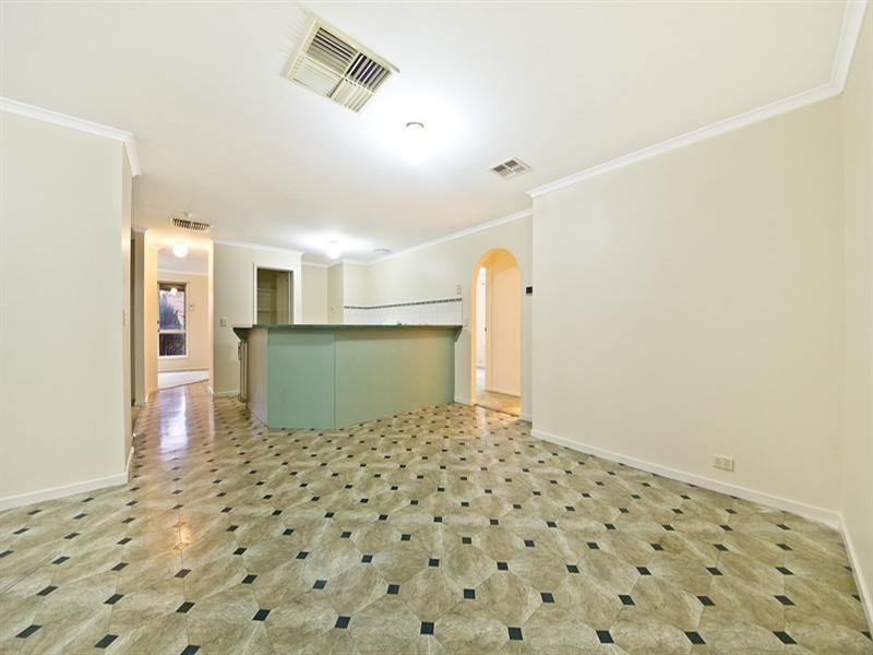 11 Lakeside Drive, Paralowie SA 5108