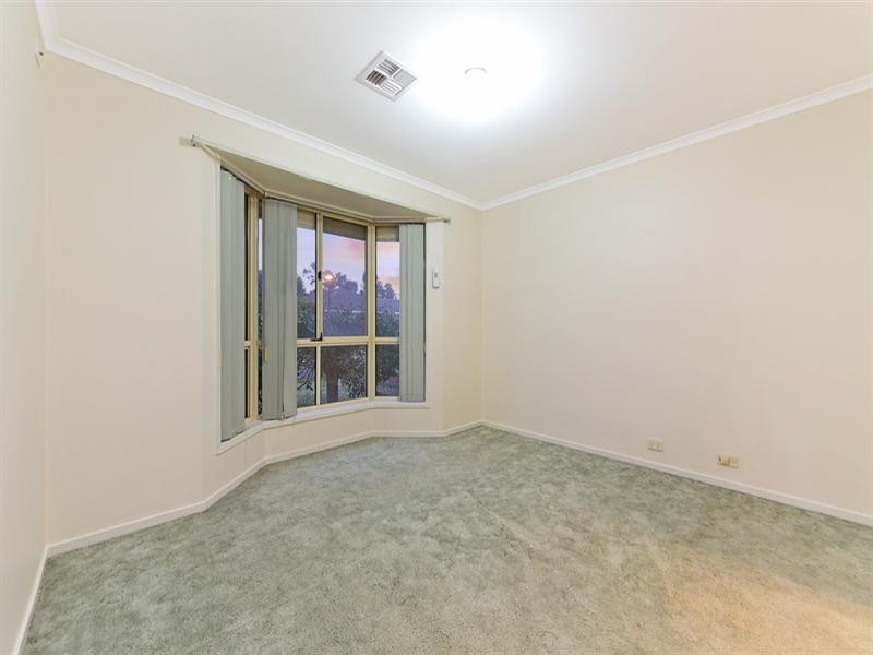 11 Lakeside Drive, Paralowie SA 5108