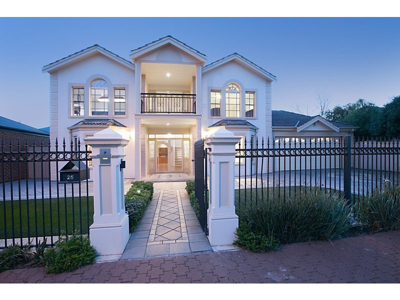 25 Woodland Drive, Oakden SA 5086