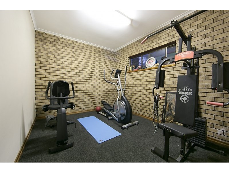 32a Kara Crescent, Gulfview Heights SA 5096