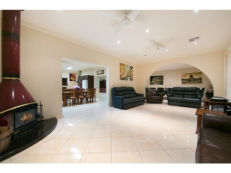 32a Kara Crescent, Gulfview Heights SA 5096