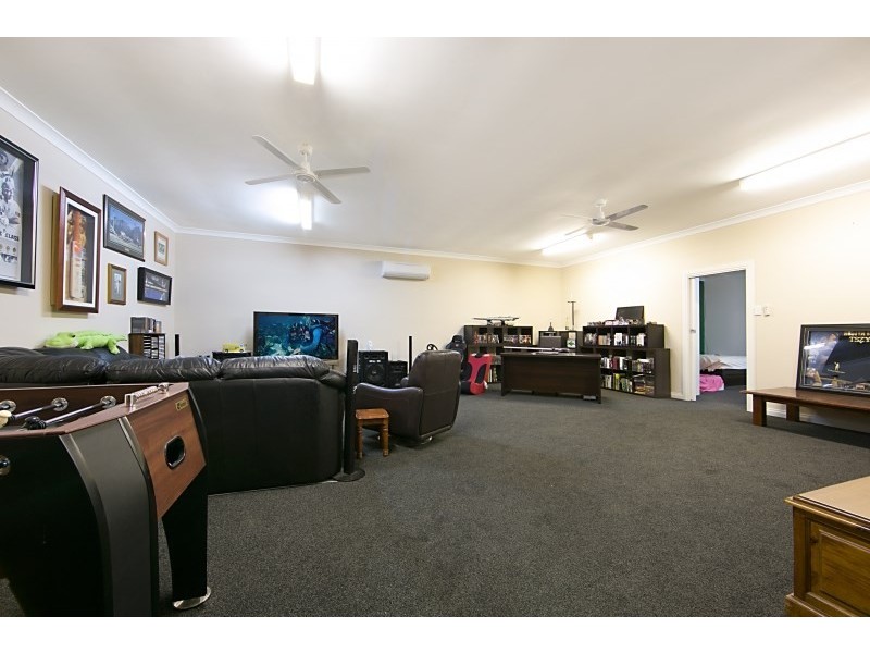 32a Kara Crescent, Gulfview Heights SA 5096