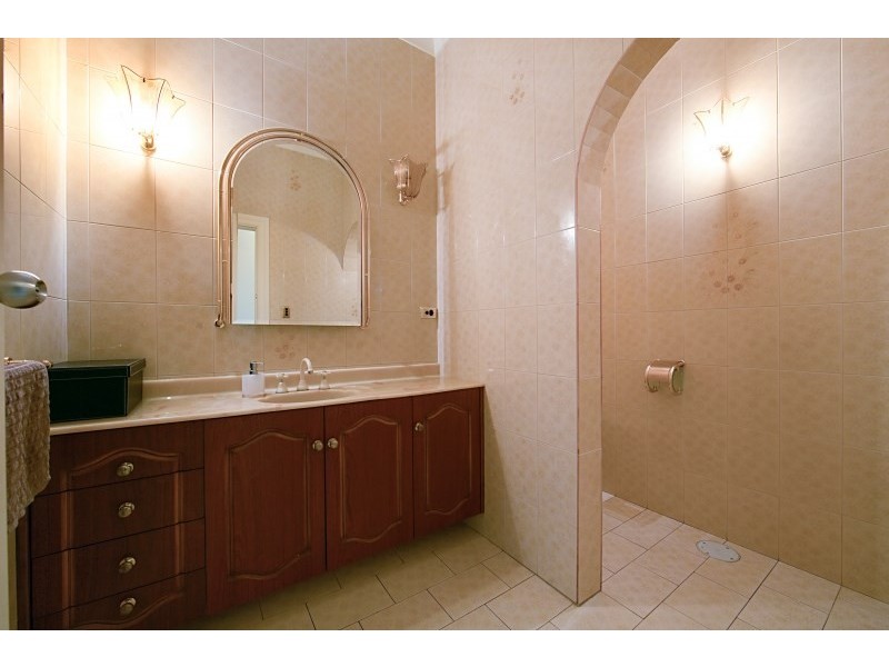 32a Kara Crescent, Gulfview Heights SA 5096