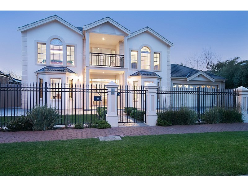 25 Woodland Drive, Oakden SA 5086