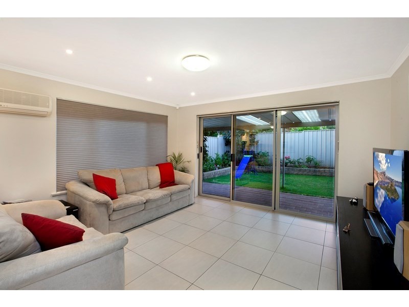 27 Dovecote Street, Oakden SA 5086
