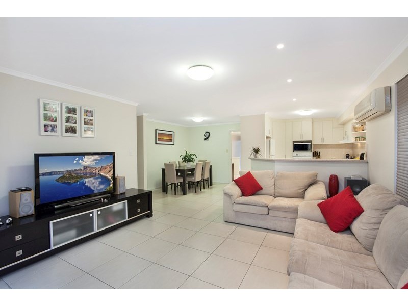 27 Dovecote Street, Oakden SA 5086
