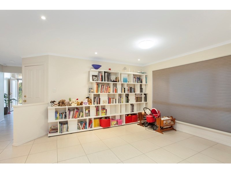 27 Dovecote Street, Oakden SA 5086
