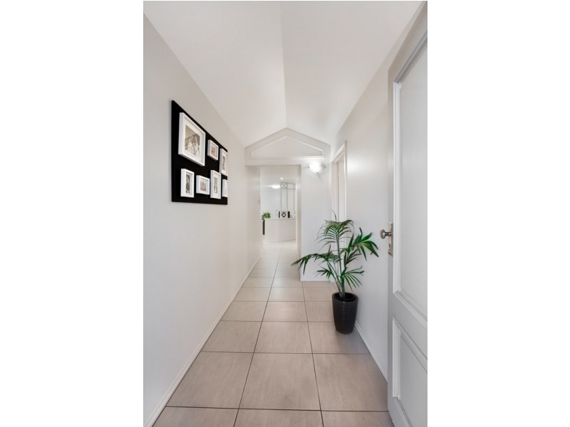 27 Dovecote Street, Oakden SA 5086