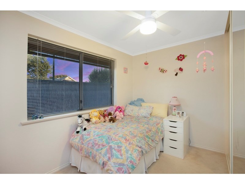 27 Dovecote Street, Oakden SA 5086
