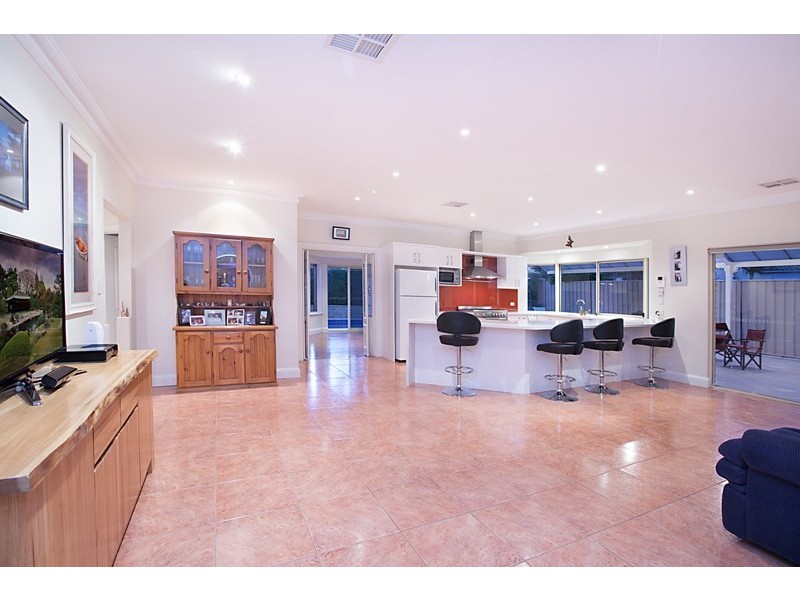 25 Woodland Drive, Oakden SA 5086