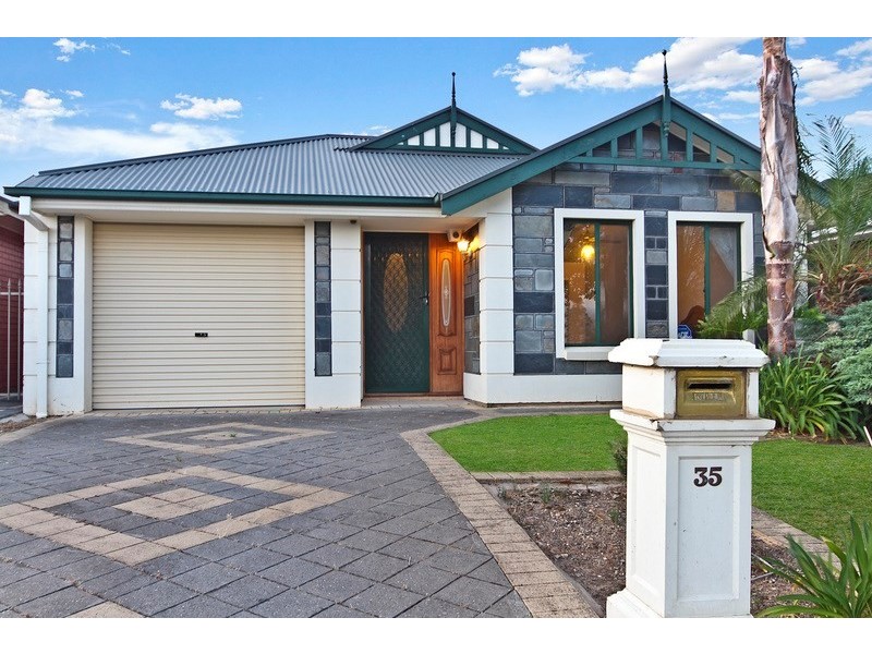 35 RM Williams Drive, Walkley Heights SA 5098