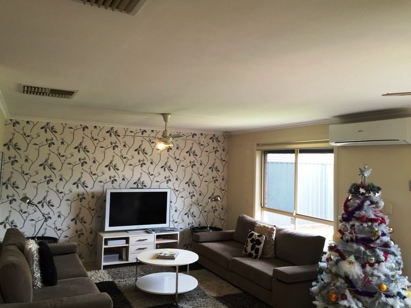 33 Morris Drive, Valley View SA 5093