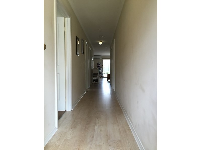 33 Morris Drive, Valley View SA 5093