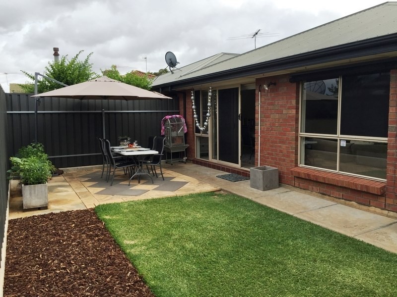 33 Morris Drive, Valley View SA 5093