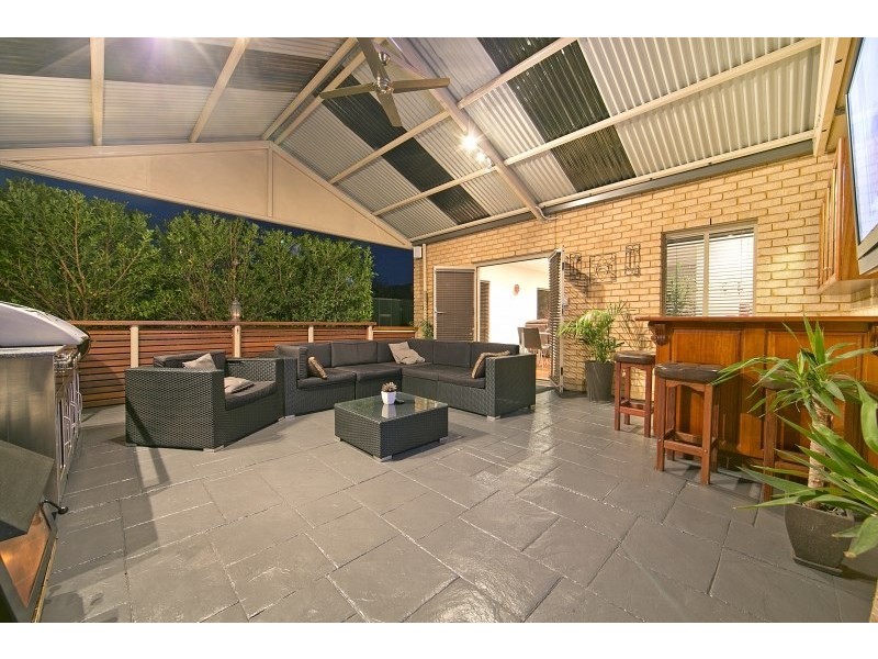 42 Lord Howe Crescent, Mawson Lakes SA 5095