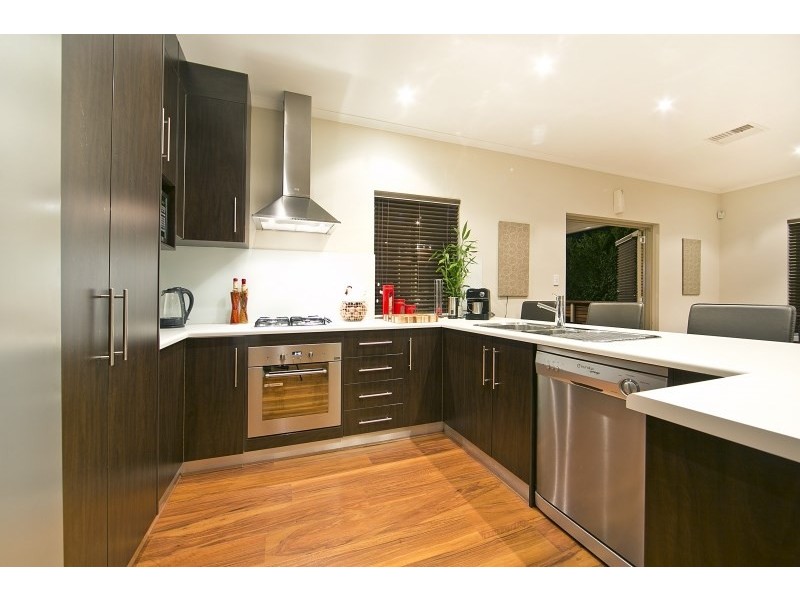 42 Lord Howe Crescent, Mawson Lakes SA 5095