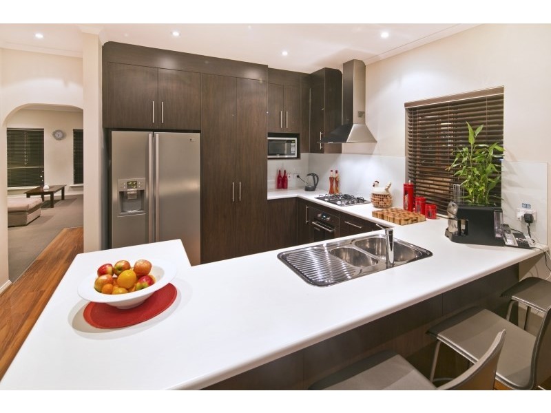 42 Lord Howe Crescent, Mawson Lakes SA 5095