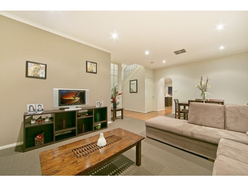 42 Lord Howe Crescent, Mawson Lakes SA 5095