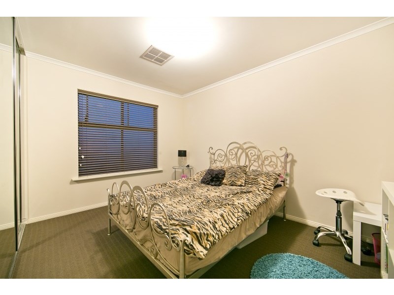 42 Lord Howe Crescent, Mawson Lakes SA 5095