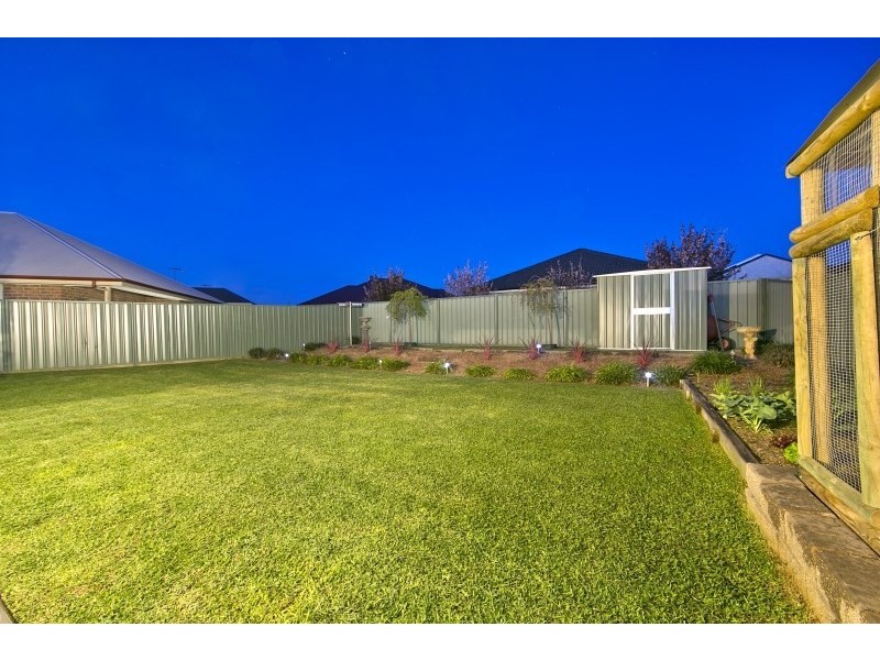 42 Lord Howe Crescent, Mawson Lakes SA 5095