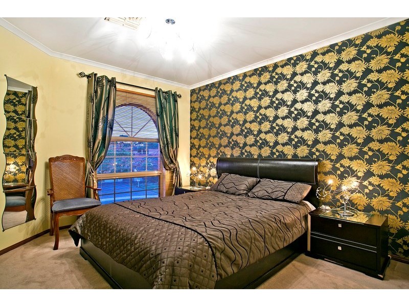 17 Mottistone Court, Oakden SA 5086