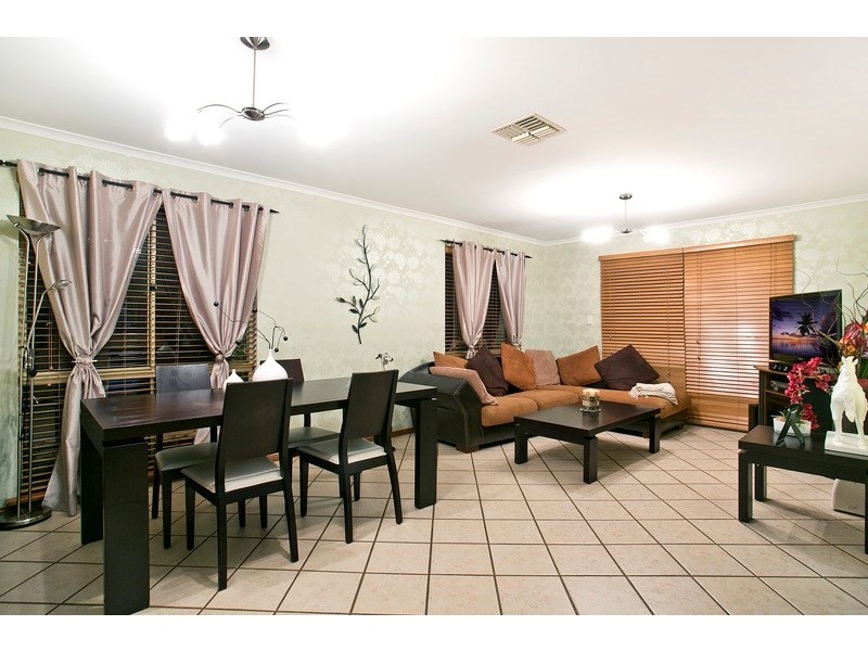 17 Mottistone Court, Oakden SA 5086