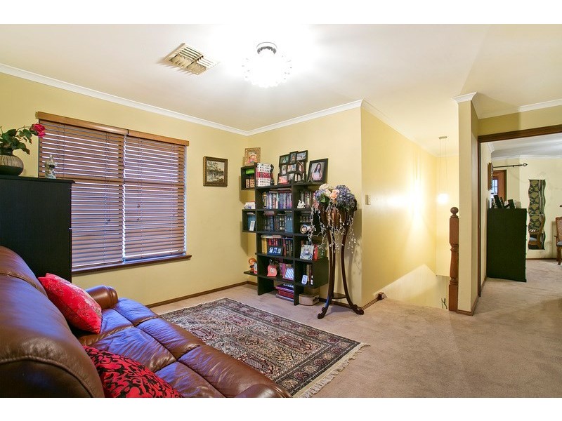 17 Mottistone Court, Oakden SA 5086