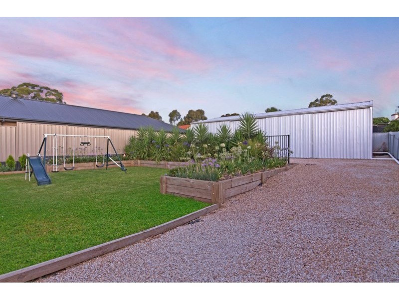 34 Amber Avenue, Clearview SA 5085