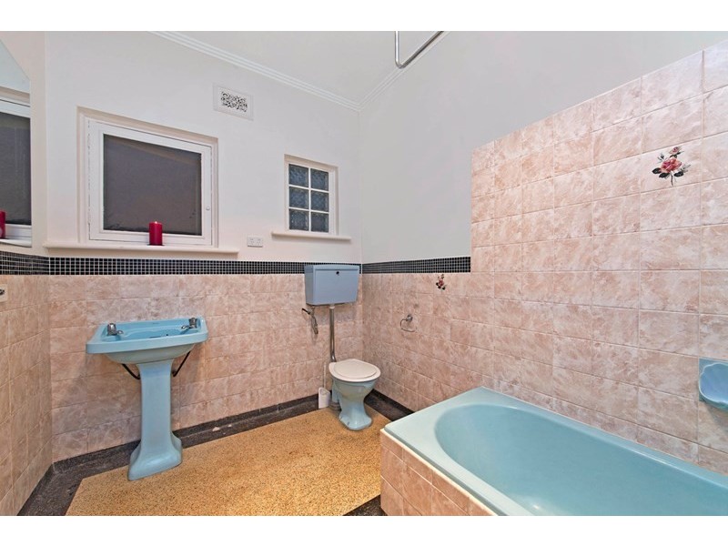 34 Amber Avenue, Clearview SA 5085