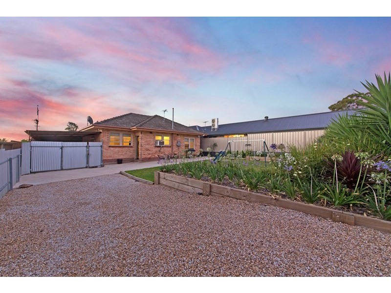 34 Amber Avenue, Clearview SA 5085