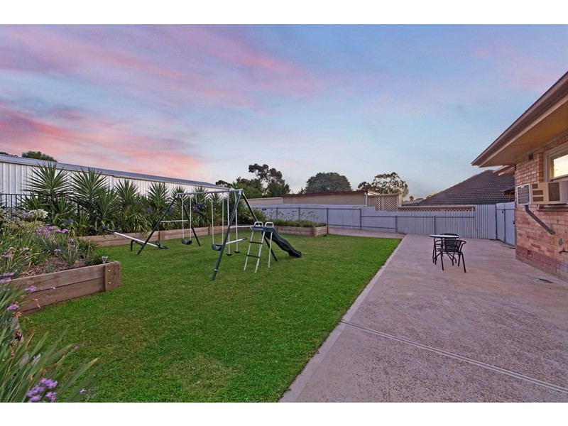 34 Amber Avenue, Clearview SA 5085