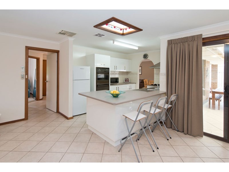 4 Zinfandel Avenue, Wynn Vale SA 5127