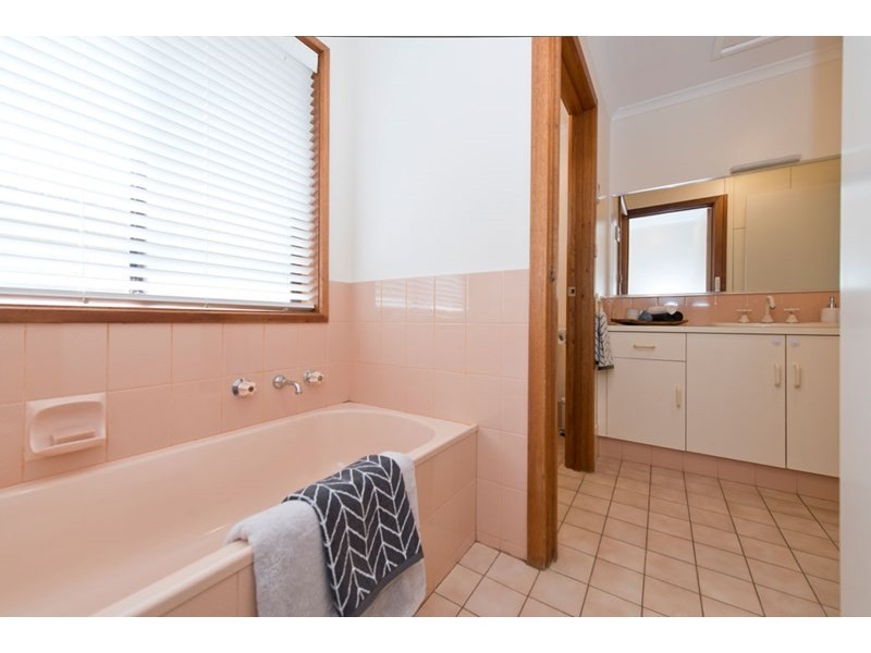 4 Zinfandel Avenue, Wynn Vale SA 5127