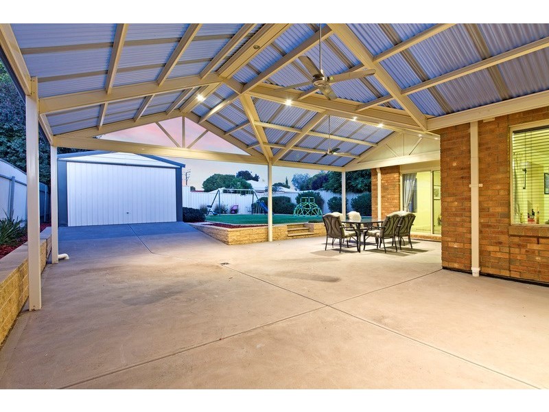 112 Nelson Road, Valley View SA 5093